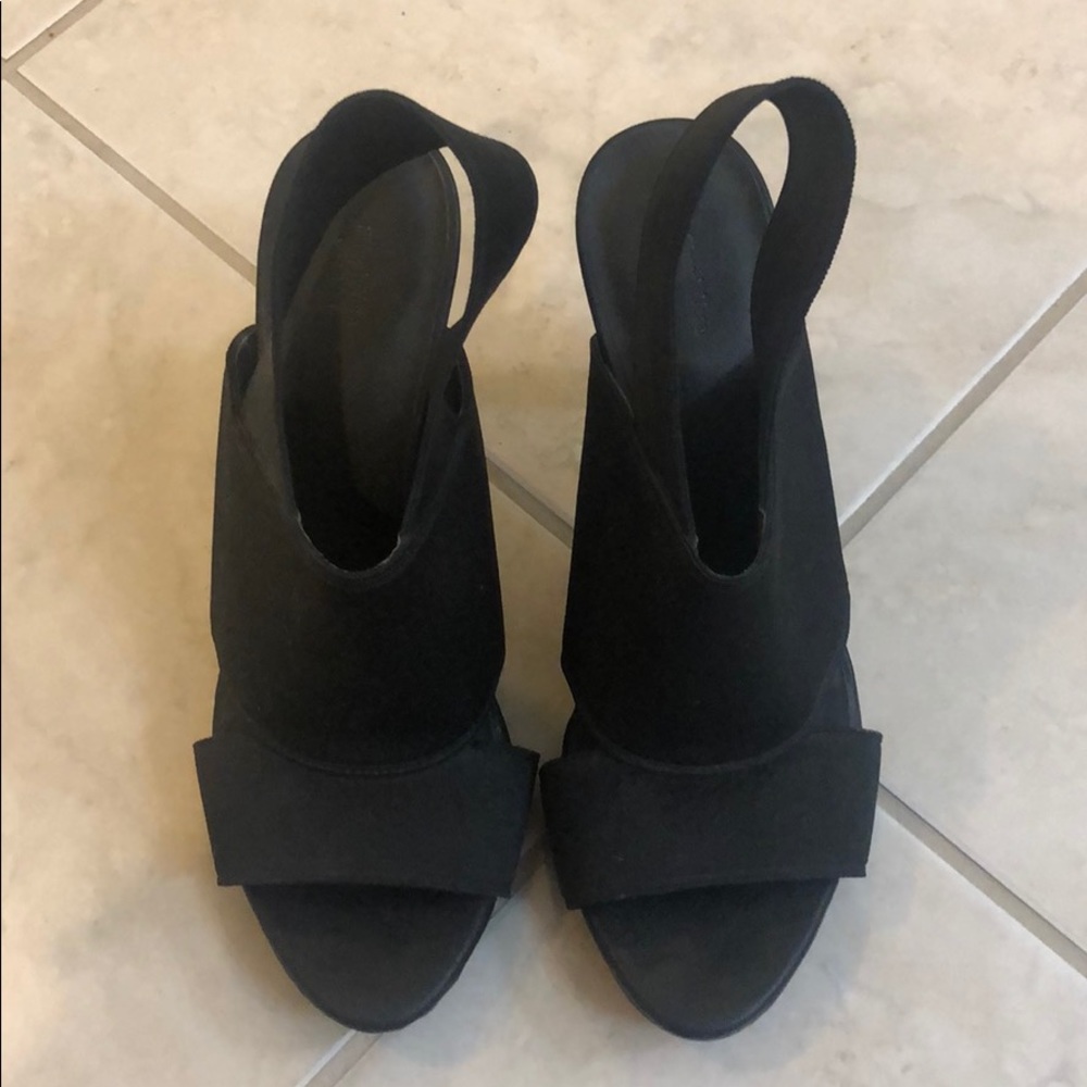 Vera Wang heels